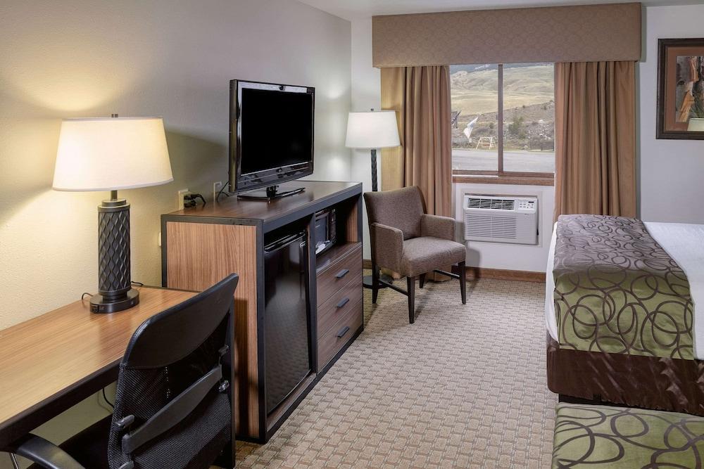 The Ridgeline Hotel At Yellowstone, Ascend Hotel Collection Gardiner Exterior foto