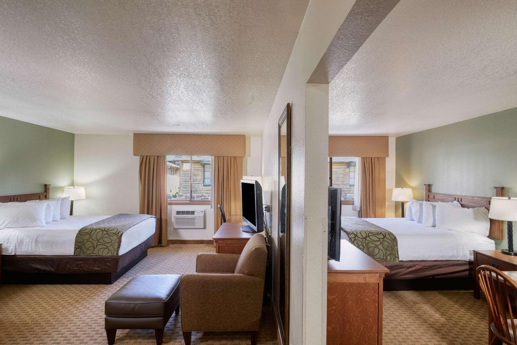 The Ridgeline Hotel At Yellowstone, Ascend Hotel Collection Gardiner Exterior foto