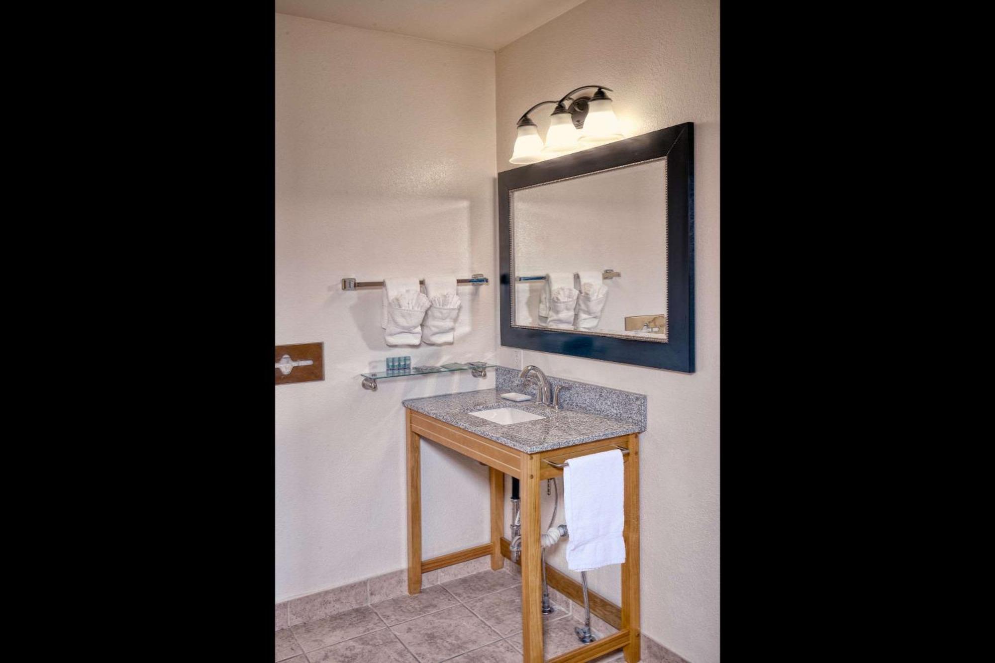 The Ridgeline Hotel At Yellowstone, Ascend Hotel Collection Gardiner Exterior foto